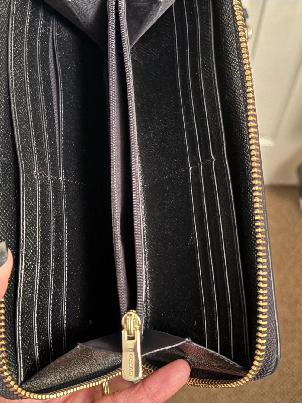 Coach Bundle (wallet and purse) Black Leather Crossbody and matching wallet. - Picture 7 of 8